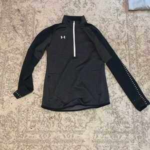 Black under armour long sleeve shirt